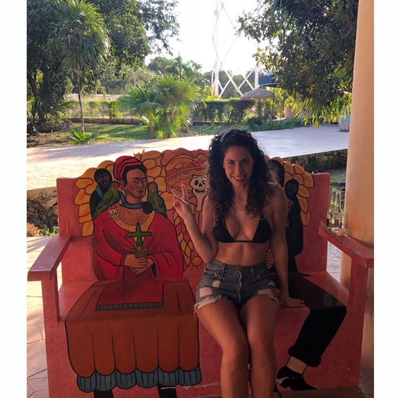 Meet your Posher, Marta - Picture 2 of 3